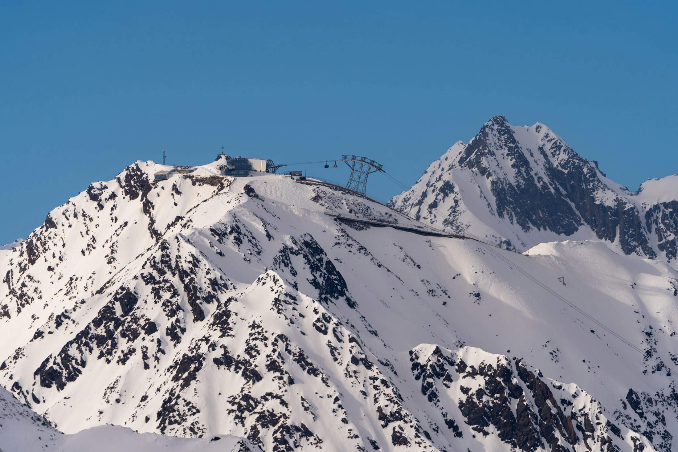 Summit of the Gaislachkogl above Sölden with a mountain restaurant