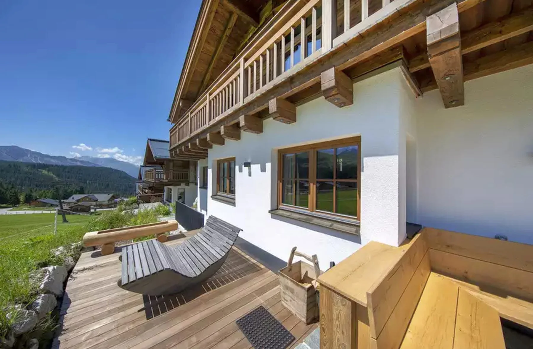 Chalet Gipfelkron Privatdomizil à Königsleiten : indépendant, 8 personnes, spa avec sauna finlandais, foyer ouvert, piste devant le chalet. Demandez.